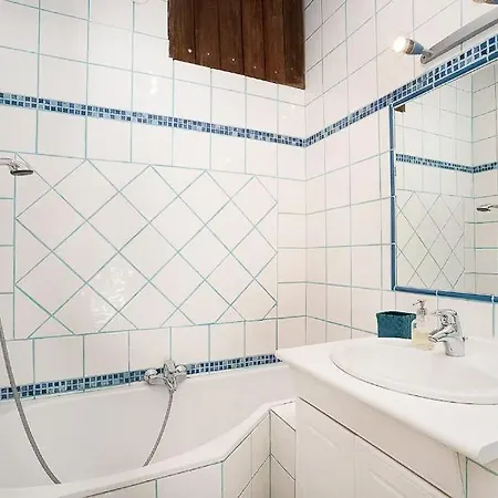 Privatunterkunft Beautifulwith A Swimming Pool!