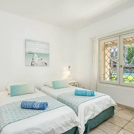 Privatunterkunft Beautifulwith A Swimming Pool! Saint-Tropez